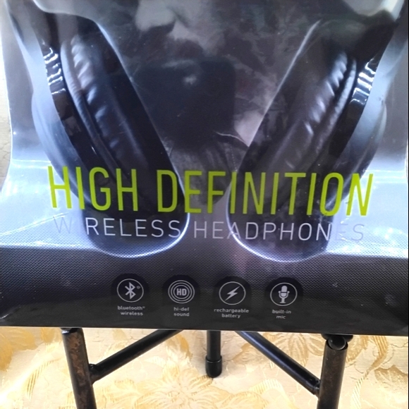 Sharper Image Sbt524bk High Definition Wireless Bluetooth Headphones Black - Picture 3 of 6